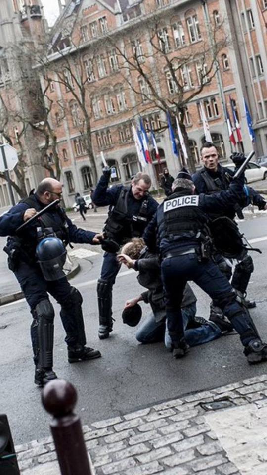 Police_mars2016